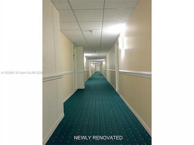 Condo for sale at Winston Towers 1809