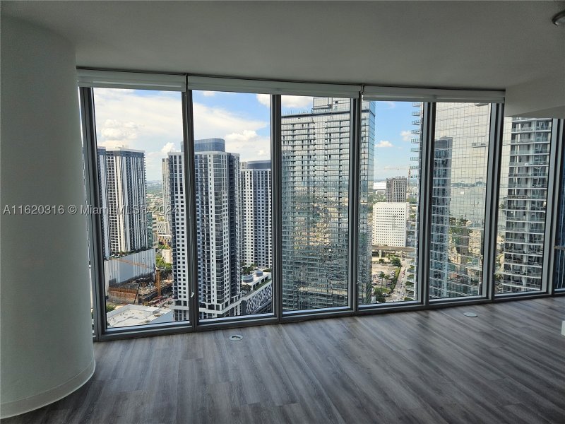 Condo for sale at Marina Blue 2701