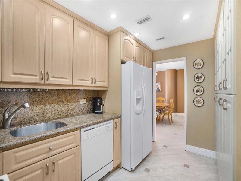 Property photo # 6