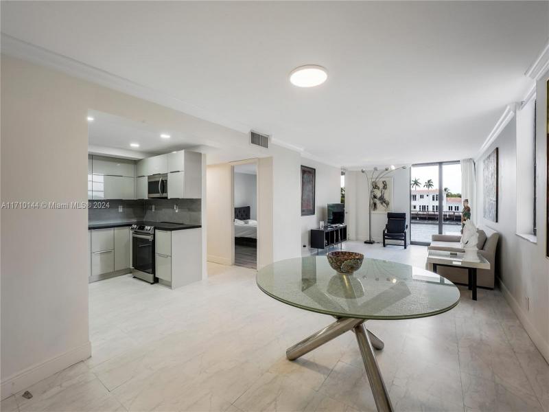 Condo for sale at Allington Towers 2F