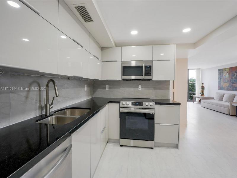 Condo for sale at Allington Towers 2F