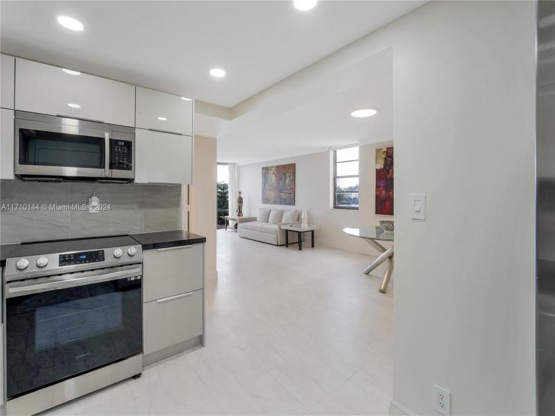 Condo for sale at Allington Towers 2F