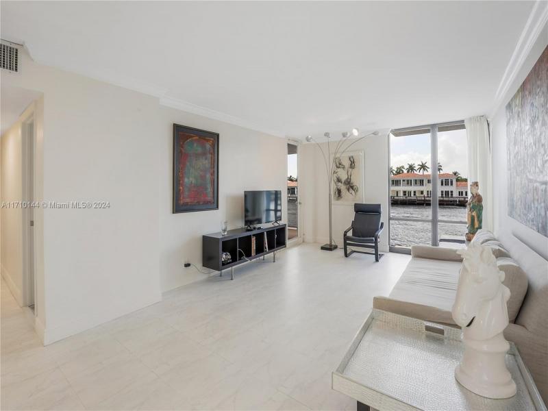 Condo for sale at Allington Towers 2F