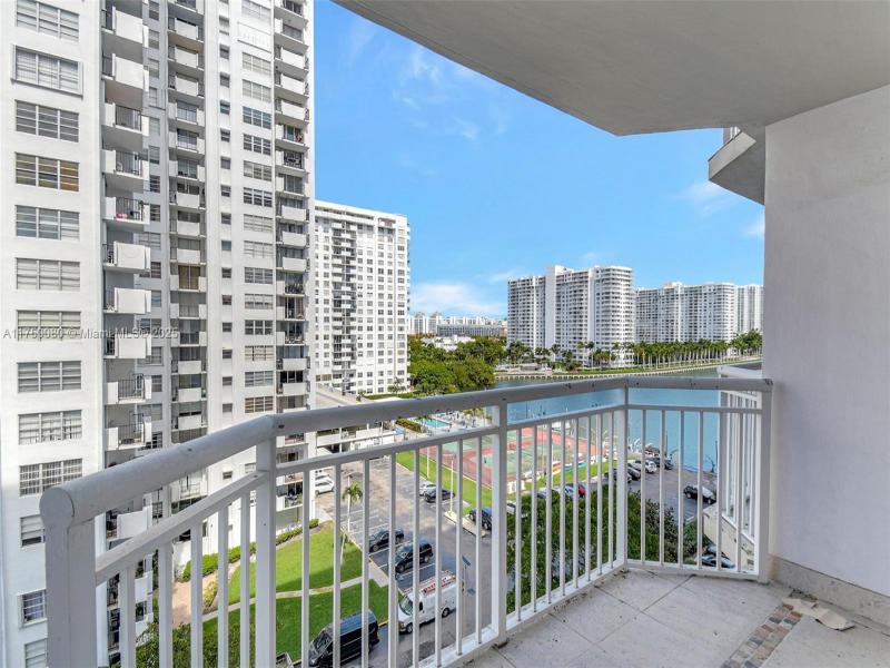 Comprar apartamento en Del Prado South Tower 801