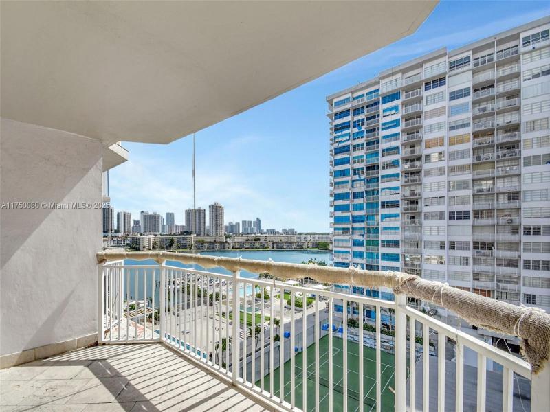 Comprar apartamento en Del Prado South Tower 801