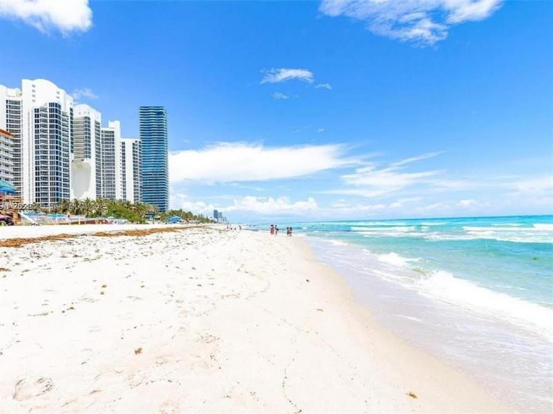 Comprar apartamento en Aventura Beach Club 1022