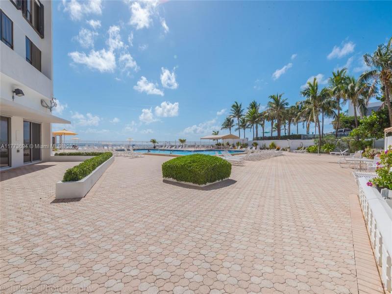 Apartment for rent at Alexander Towers 504