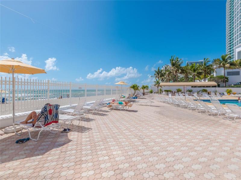 Apartment for rent at Alexander Towers 504