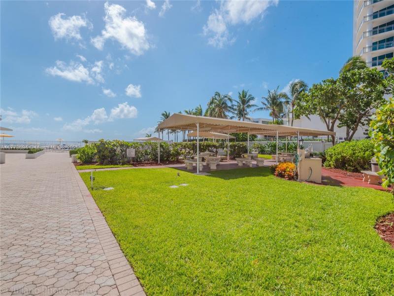 Apartment for rent at Alexander Towers 504
