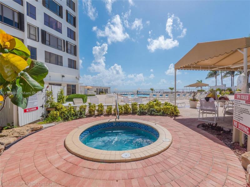 Apartment for rent at Alexander Towers 504