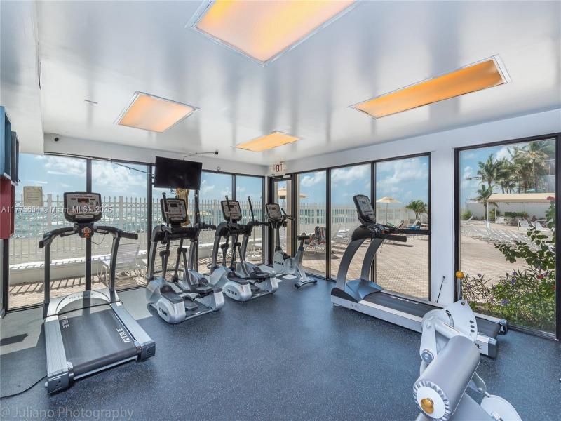 Apartment for rent at Alexander Towers 504