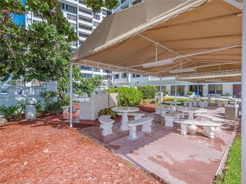 Apartment for rent at Alexander Towers 504