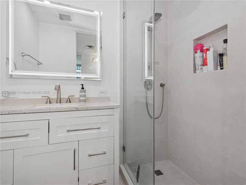 Comprar apartamento en Crystal House 5F