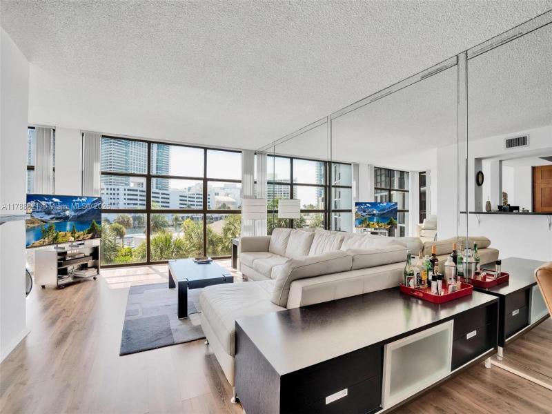 Condo for sale at Towers of Oceanview South 422(+DEN)