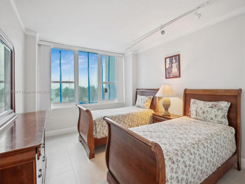 Condo for sale at Alexander Towers 420