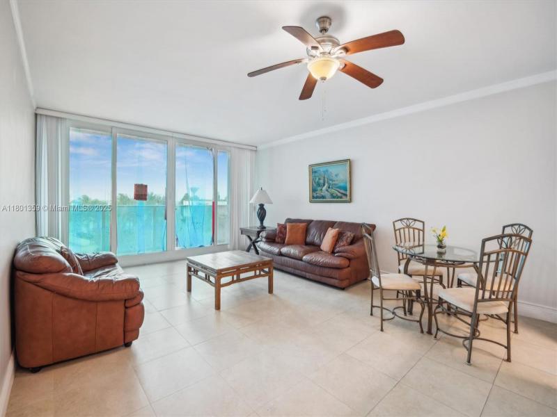 Condo for sale at Alexander Towers 420