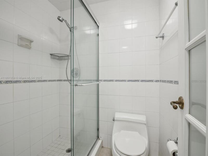 Condo for sale at Alexander Towers 420