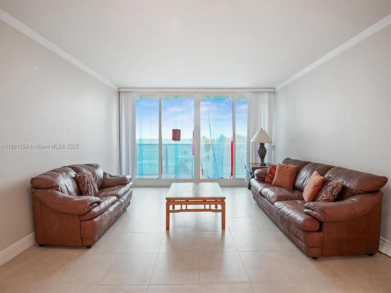 Condo for sale at Alexander Towers 420