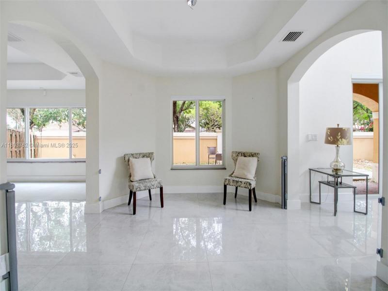 Property photo # 9