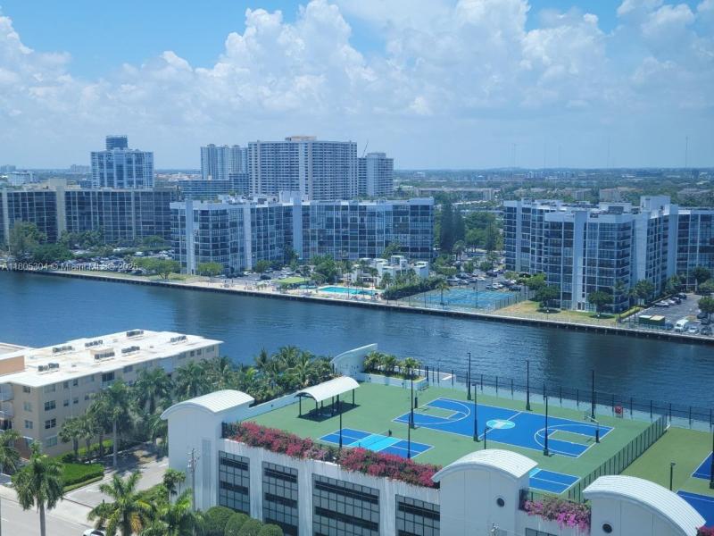 Condo for sale at The Wave Condo 1634