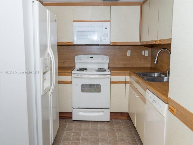 Property photo # 7