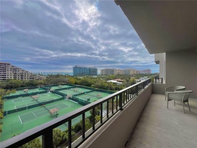 Key Colony III Emerald Bay Apt #702