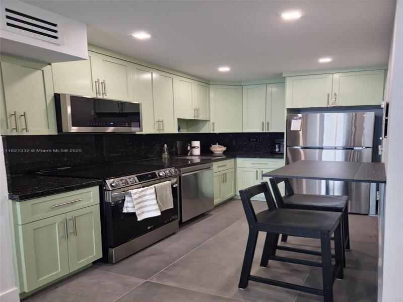 Property photo # 9