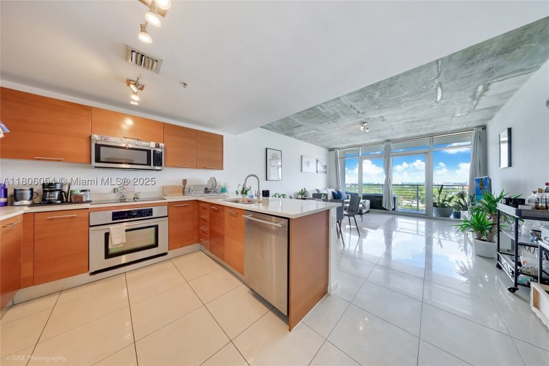 Midtown Midblock Apt #1007