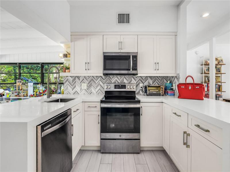 Property photo # 9