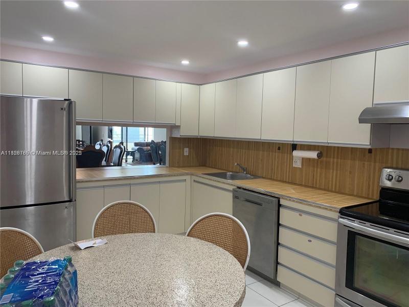 Property photo # 9
