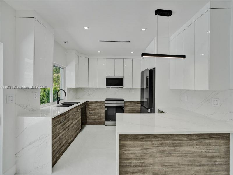 Property photo # 9