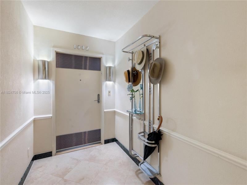 Condo for sale at Point of Americas 1501-1503