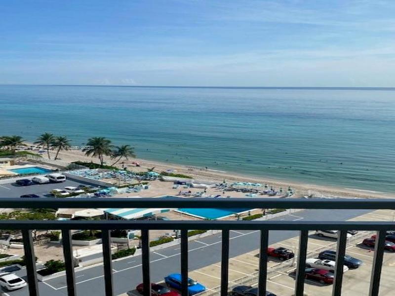Condo for sale at Parker Dorado 1204
