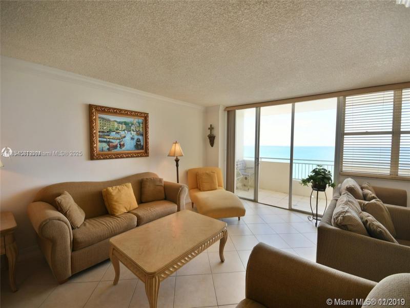 Condo for sale at Parker Dorado 1204