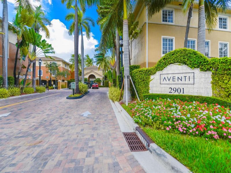 Condo for sale at Aventi at Aventura 408