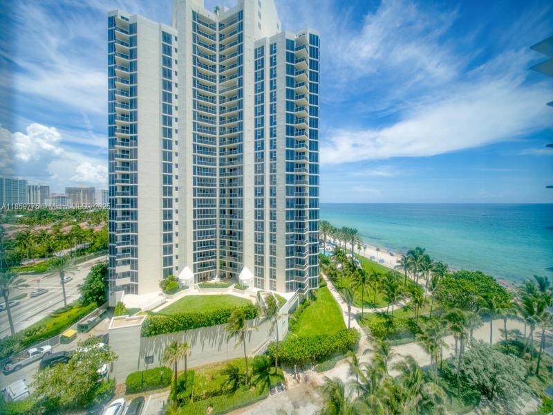 Comprar apartamento en Aventura Beach Club 822