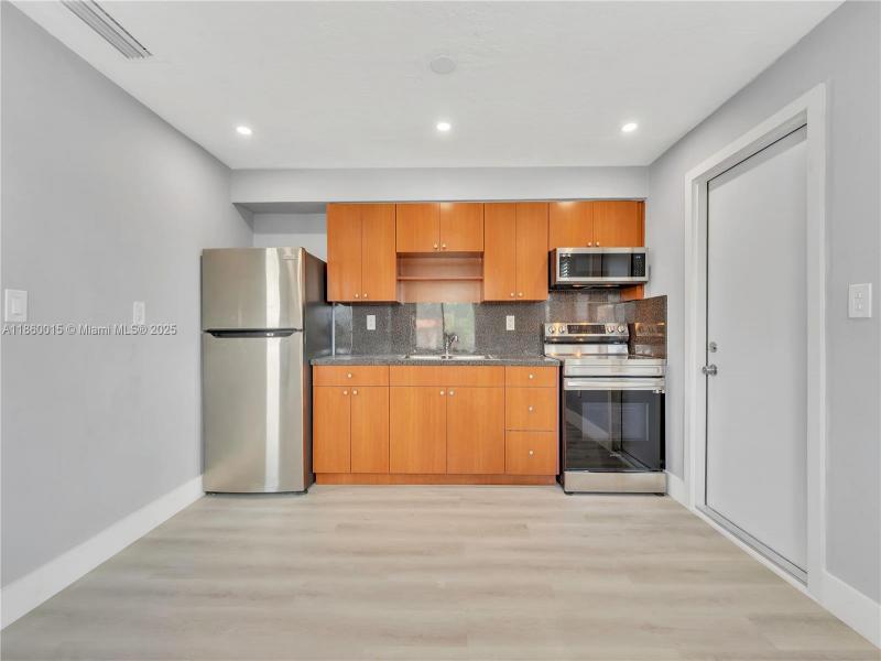 Property photo # 8