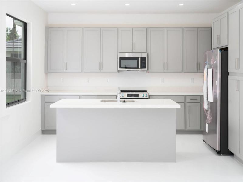 Property photo # 2