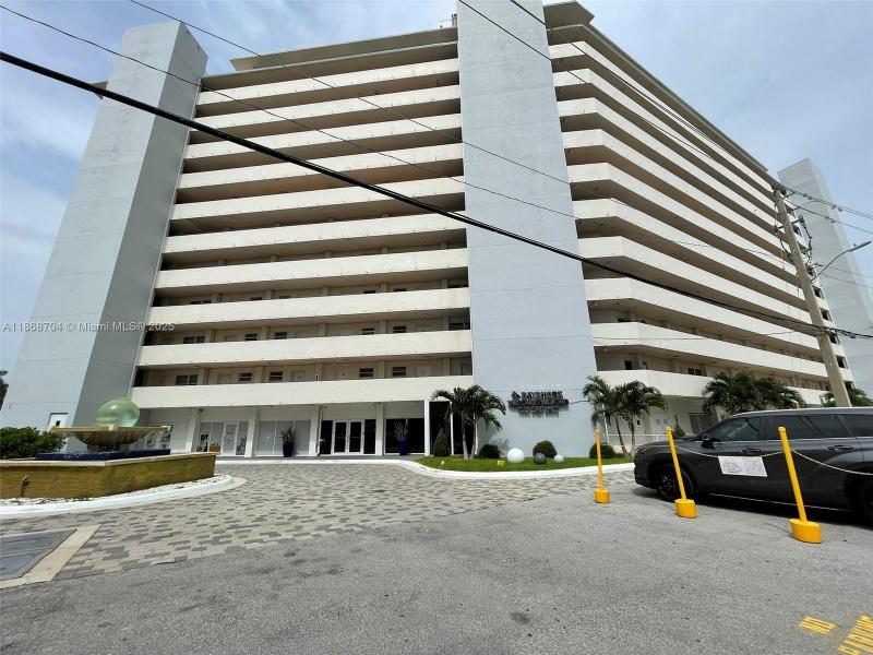 Comprar apartamento en Bayshore Yacht Tennis Club 215