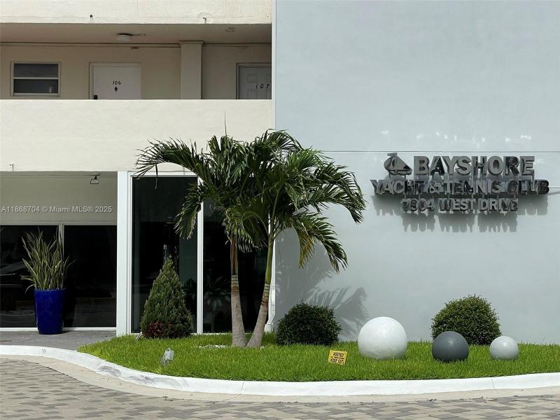 Comprar apartamento en Bayshore Yacht Tennis Club 215