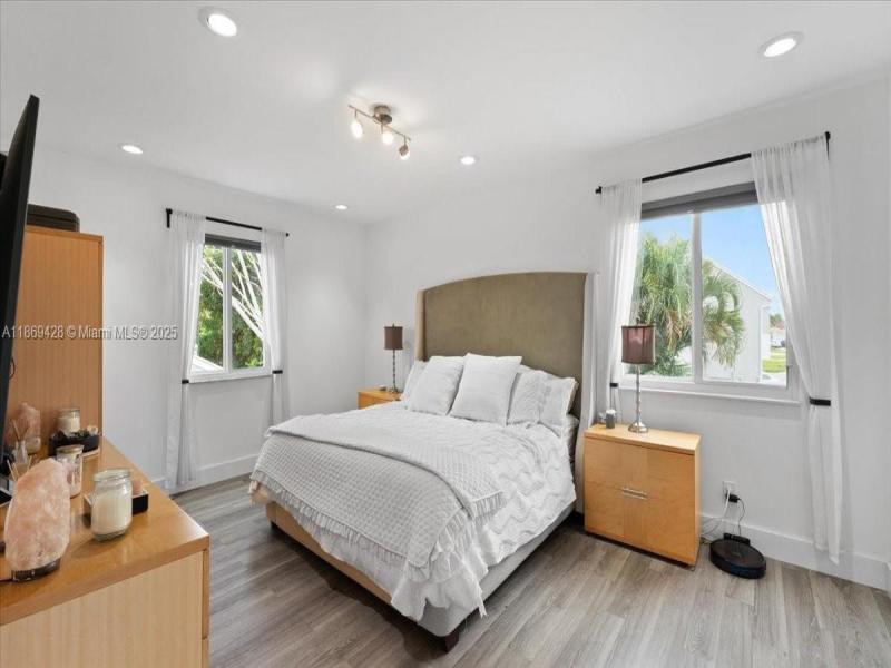 Property photo # 4