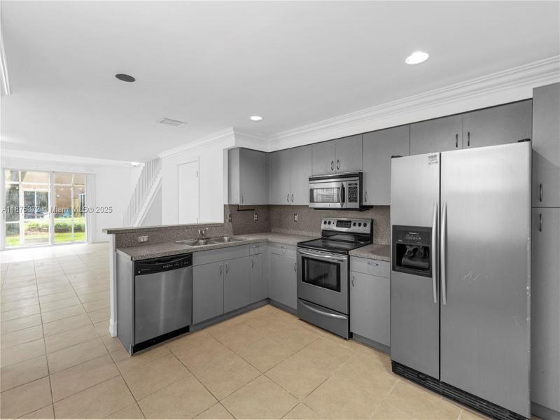 Property photo # 8