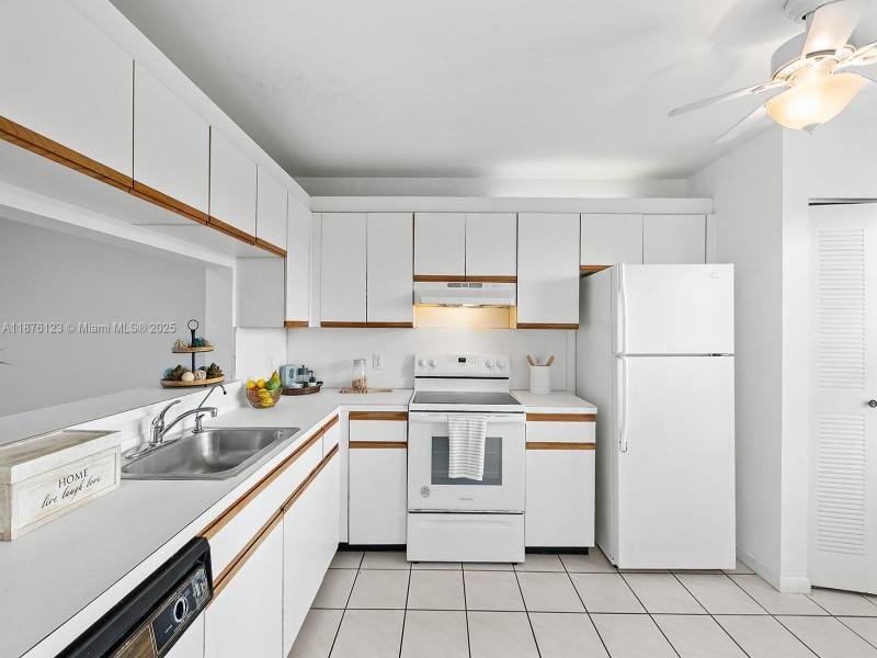 Property photo # 9
