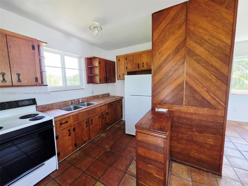 Property photo # 0
