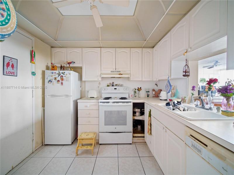 Condo for sale at East Point Towers 1018