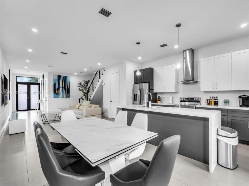 Property photo # 0
