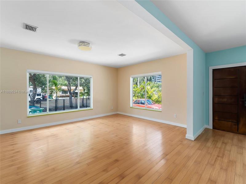 Property photo # 8