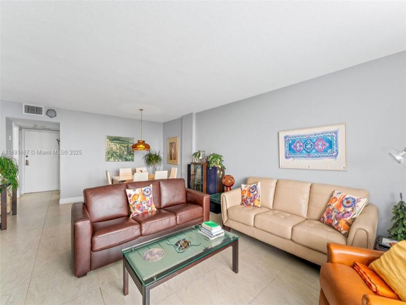 Condo for sale at Hallmark of Hollywood 1722
