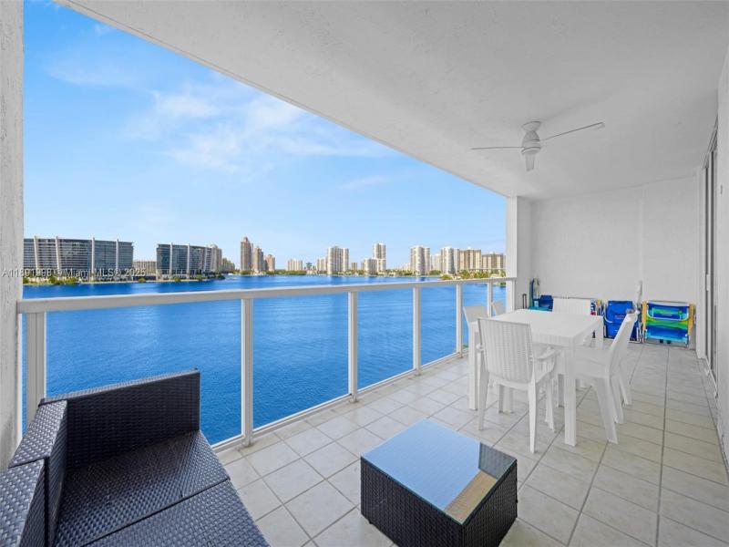 Alquiler de apartamento en Marina Bay Club 708