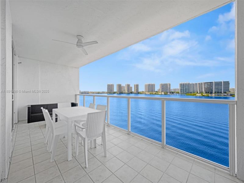Alquiler de apartamento en Marina Bay Club 708